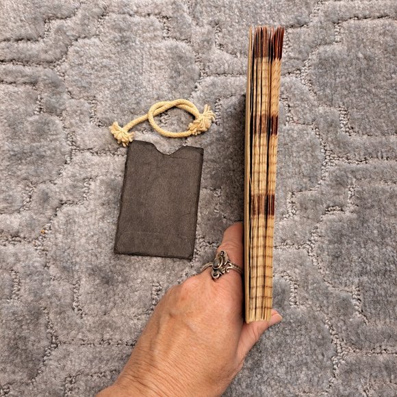 VINTAGE CLUE BOARD GAME 1956 REPLACEMENT PARTS ROPE ENVELOPE NOTE PADS RARE HTF - Picture 5 of 5